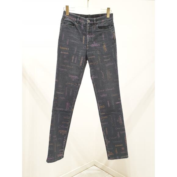 Chanel 2022 Graffiti Logo Printed Denim Jeans - Size 36 - Picture 1 of 5